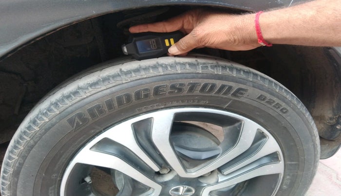 2022 Tata Tiago XT CNG, Petrol, Manual, 43,744 km, tyre