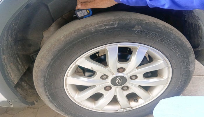 2017 Mahindra XUV500 W10 AT, Diesel, Automatic, 71,416 km, tyre