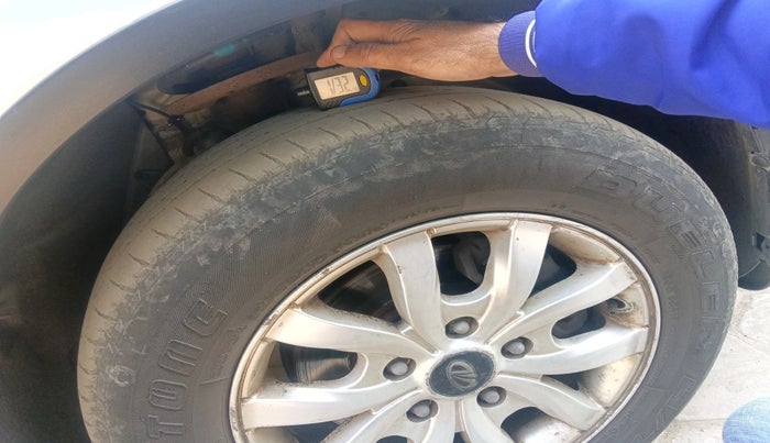 2017 Mahindra XUV500 W10 AT, Diesel, Automatic, 71,416 km, tyre