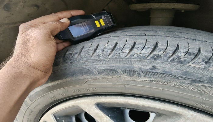 2020 Maruti Vitara Brezza LXI, Petrol, Manual, 55,050 km, tyre