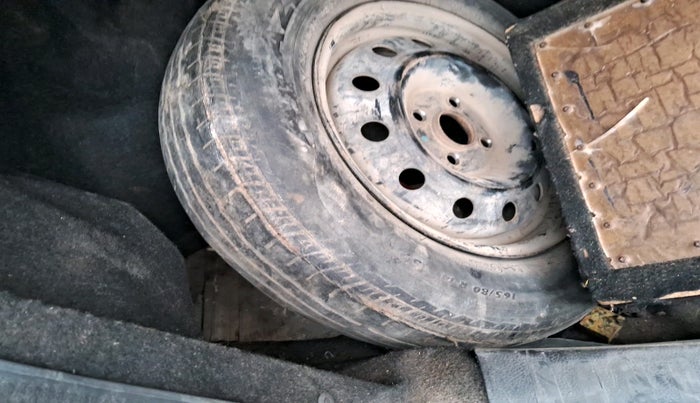 2016 Maruti Swift Dzire VDI, Diesel, Manual, 55,012 km, tyre