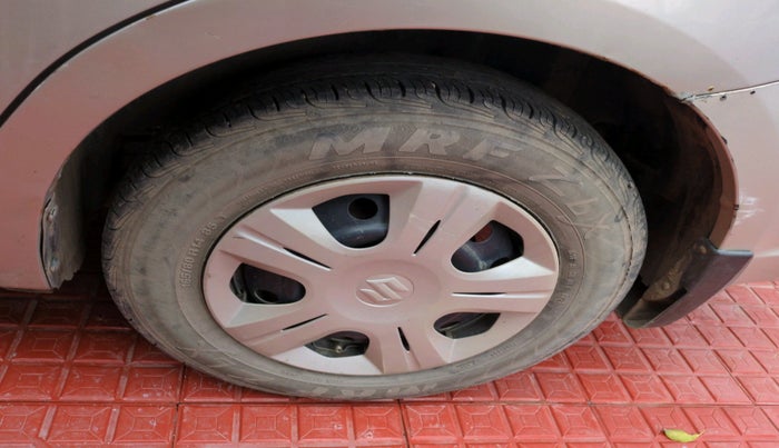 2011 Maruti Swift Dzire VXI, Petrol, Manual, 1,14,111 km, tyre