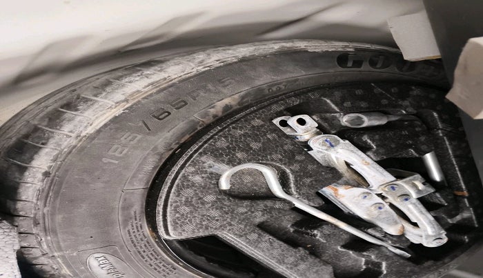 2022 Maruti Ciaz ZETA 1.5 SHVS MT PETROL, Petrol, Manual, 1,32,077 km, tyre