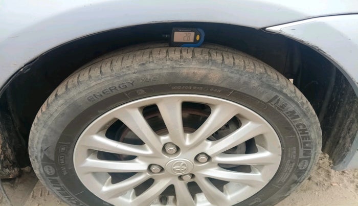 2011 Toyota Etios V, Petrol, Manual, 1,07,851 km, tyre