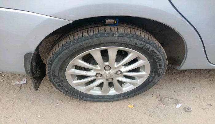 2011 Toyota Etios V, Petrol, Manual, 1,07,851 km, tyre