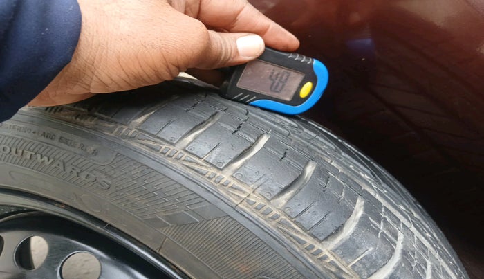 2016 Honda Amaze 1.2L I-VTEC VX AT, Petrol, Automatic, 81,407 km, tyre