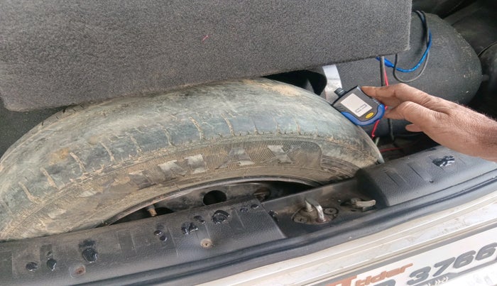 2015 Maruti Swift VXI, Petrol, Manual, 91,674 km, tyre