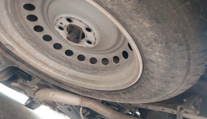 2021 Mahindra XUV700 AX 7 LUXURY D AT 7 STR, Diesel, Automatic, 77,880 km, tyre