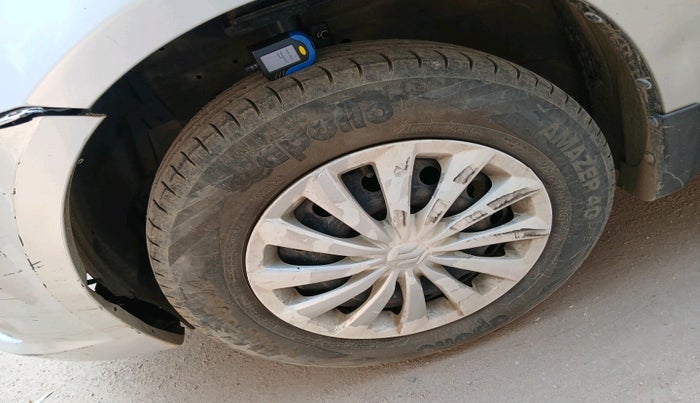 2015 Maruti Swift Dzire VXI, Petrol, Manual, 1,02,246 km, tyre