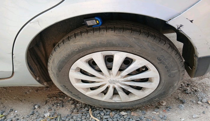 2015 Maruti Swift Dzire VXI, Petrol, Manual, 1,02,246 km, tyre