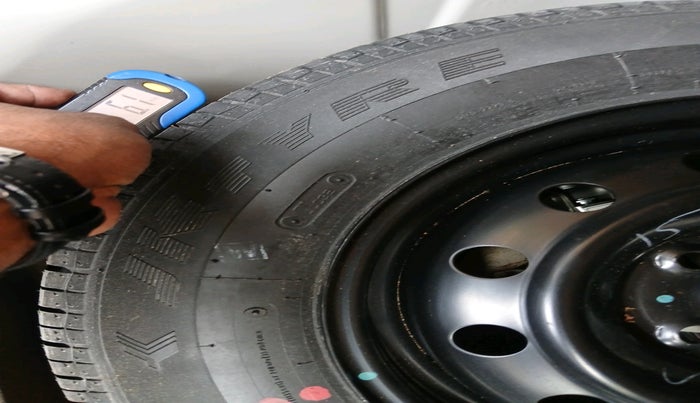 2015 Maruti Swift Dzire VXI, Petrol, Manual, 1,02,246 km, tyre