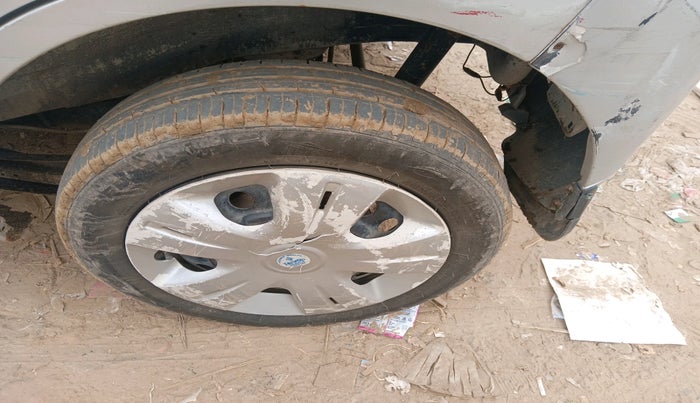 2015 Maruti Wagon R 1.0 VXI, Petrol, Manual, 97,221 km, tyre