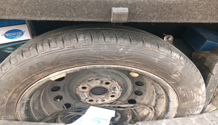 2015 Maruti Wagon R 1.0 VXI, Petrol, Manual, 97,221 km, tyre