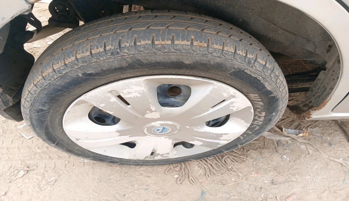 2015 Maruti Wagon R 1.0 VXI, Petrol, Manual, 97,221 km, tyre