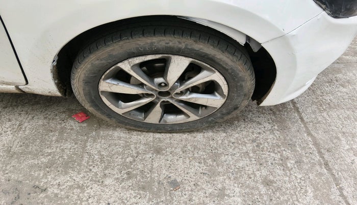 2017 Hyundai Elite i20 ASTA 1.4 CRDI (O), Diesel, Manual, 2,55,978 km, tyre