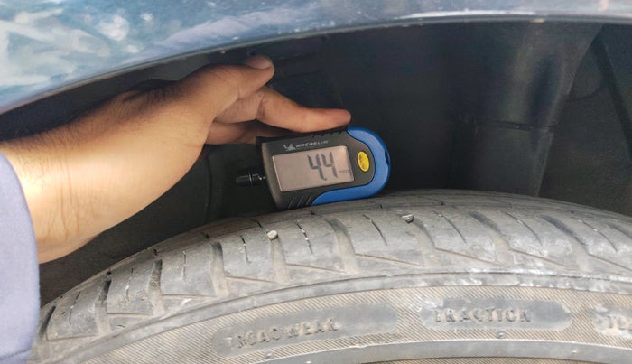 2022 Hyundai GRAND I10 NIOS SPORTZ AMT 1.2 KAPPA VTVT, Petrol, Automatic, 22,701 km, tyre