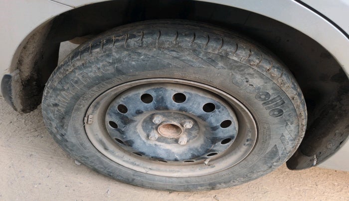 2019 Maruti Dzire VDI, Diesel, Manual, 1,09,655 km, tyre