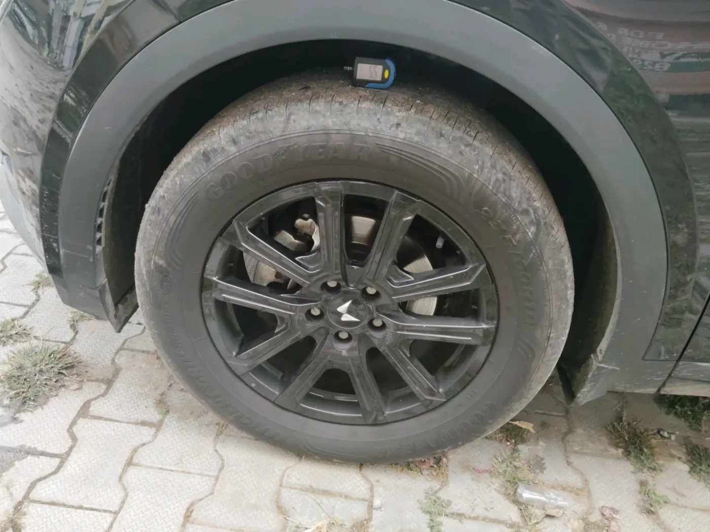 2024 Mahindra XUV700 AX 7 LUXURY P AT 7 STR, Petrol, Automatic, 11,175 km, tyre
