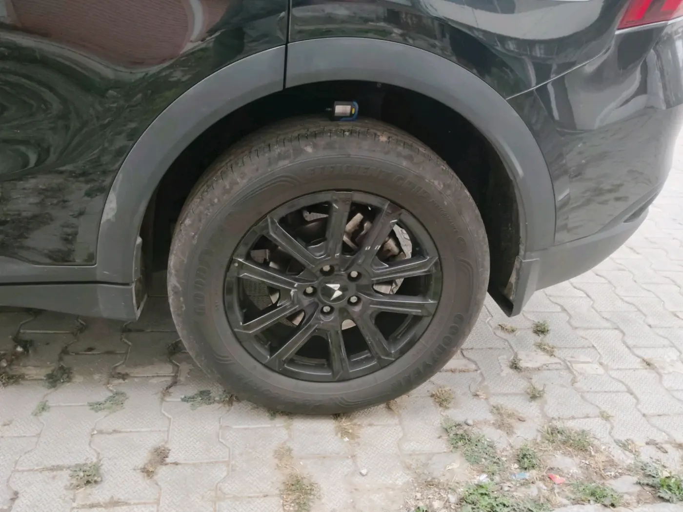 2024 Mahindra XUV700 AX 7 LUXURY P AT 7 STR, Petrol, Automatic, 11,175 km, tyre