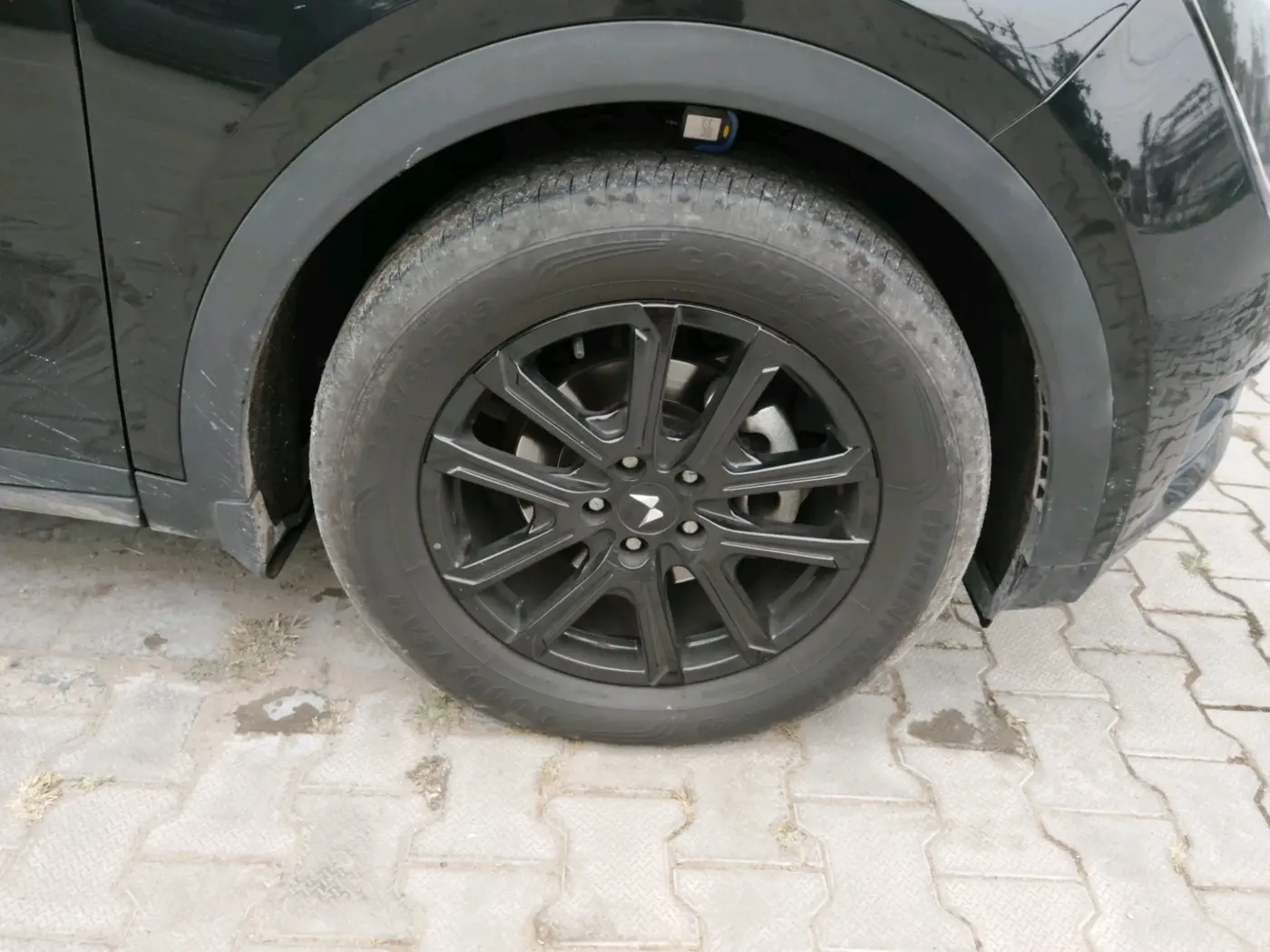 2024 Mahindra XUV700 AX 7 LUXURY P AT 7 STR, Petrol, Automatic, 11,175 km, tyre