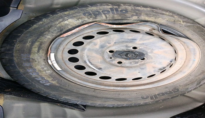 2024 Toyota Glanza E, Petrol, Manual, 40,952 km, tyre