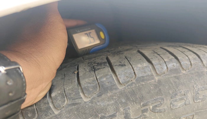 2011 BMW 7 Series 730Ld, Diesel, Automatic, 1,08,874 km, tyre