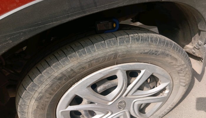 2016 Mahindra Kuv100 K4 PLUS 6 STR, Petrol, Manual, 65,549 km, tyre