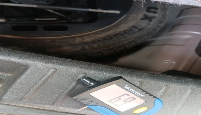 2016 Mahindra Kuv100 K4 PLUS 6 STR, Petrol, Manual, 65,549 km, tyre