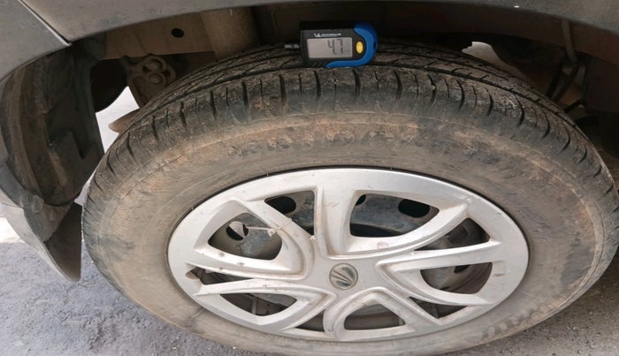 2016 Mahindra Kuv100 K4 PLUS 6 STR, Petrol, Manual, 65,549 km, tyre