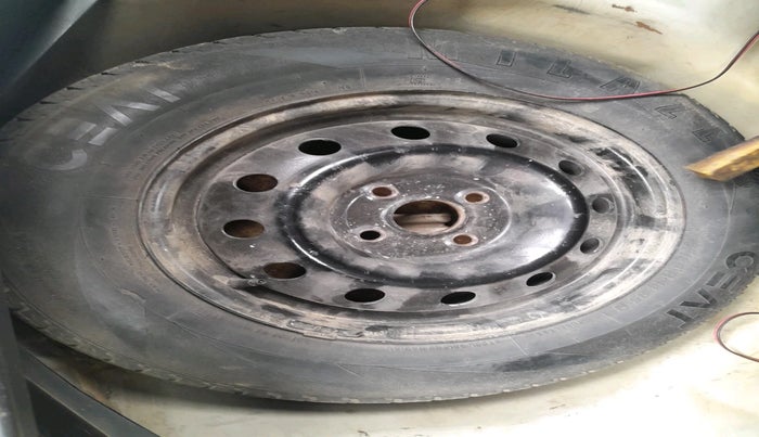 2013 Maruti Swift VDI, Diesel, Manual, 92,971 km, tyre