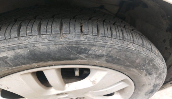 2013 Maruti Swift Dzire ZDI, Diesel, Manual, 1,85,829 km, tyre