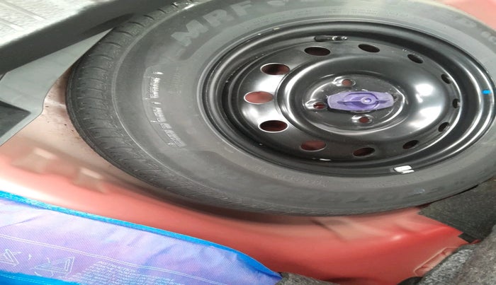 2024 Maruti Swift VXI, Petrol, Manual, 4,121 km, tyre