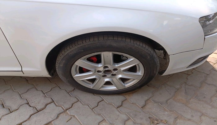 2011 Audi A6 2.7 TDI, Diesel, Automatic, 1,70,981 km, tyre