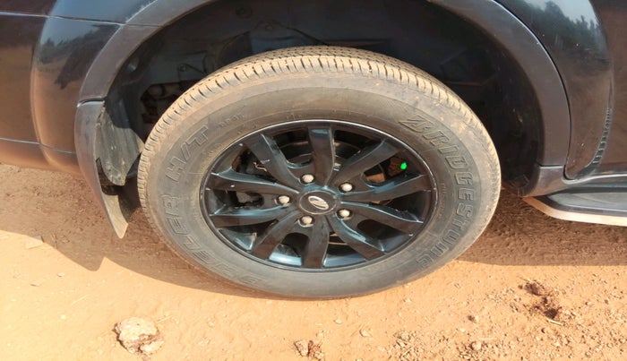 2016 Mahindra XUV500 W10 AT, Diesel, Automatic, 89,908 km, tyre