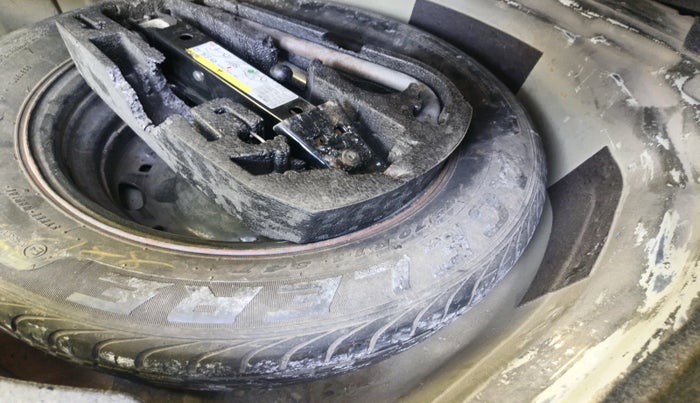 2012 Skoda Rapid AMBITION 1.6 TDI CR MT PLUS, Diesel, Manual, 1,32,355 km, tyre