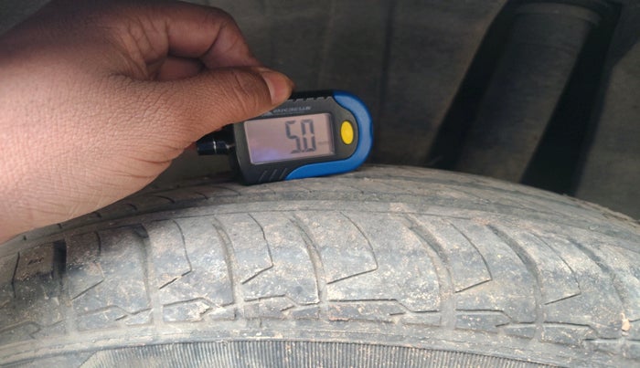 2018 Maruti Dzire VDI, Diesel, Manual, 87,427 km, tyre