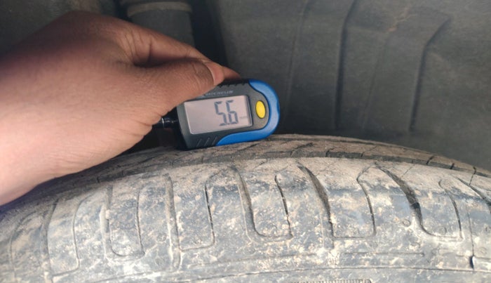 2018 Maruti Dzire VDI, Diesel, Manual, 87,427 km, tyre