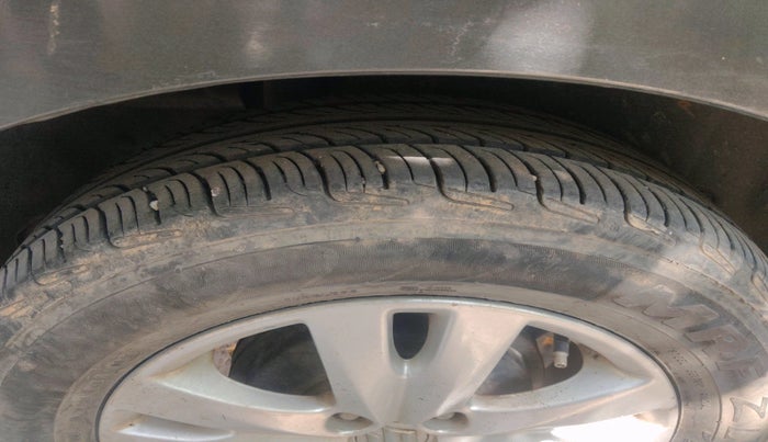 2016 Maruti Ertiga ZXI+, Petrol, Manual, 54,728 km, tyre