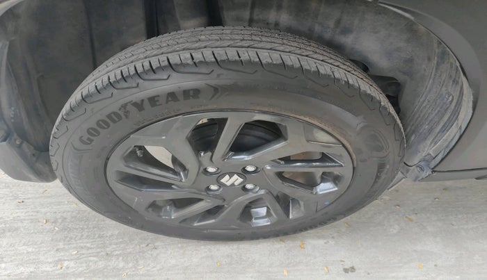 2023 Maruti FRONX DELTA PLUS 1.2MT, Petrol, Manual, 25,325 km, tyre