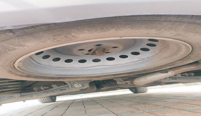 2021 Mahindra XUV700 AX 7 P AT 7 STR, Petrol, Automatic, 50,632 km, tyre