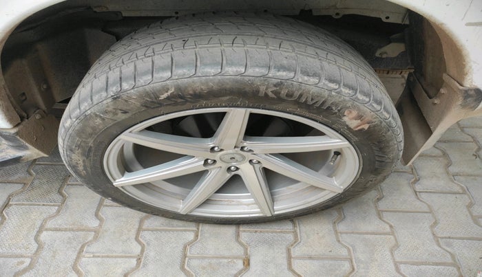 2024 Mahindra SCORPIO CLASSIC S11 MT 7S CC, Diesel, Manual, 23,367 km, tyre