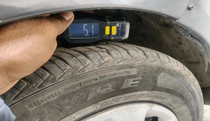 2011 Hyundai i10 SPORTZ 1.2, Petrol, Manual, 60,460 km, tyre