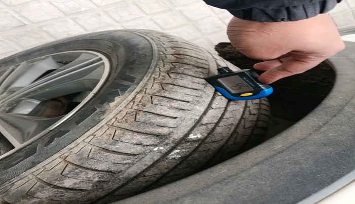 2017 Hyundai Creta SX PLUS AT 1.6 DIESEL, Diesel, Automatic, 1,57,771 km, tyre