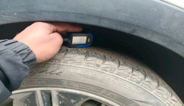 2017 Hyundai Creta SX PLUS AT 1.6 DIESEL, Diesel, Automatic, 1,57,771 km, tyre