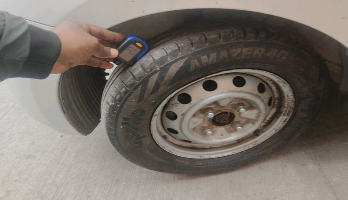 2014 Hyundai Eon ERA +, Petrol, Manual, 98,788 km, tyre