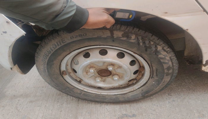 2014 Hyundai Eon ERA +, Petrol, Manual, 98,788 km, tyre