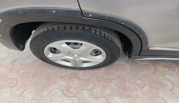 2017 Maruti Vitara Brezza VDI, Diesel, Manual, 77,859 km, tyre