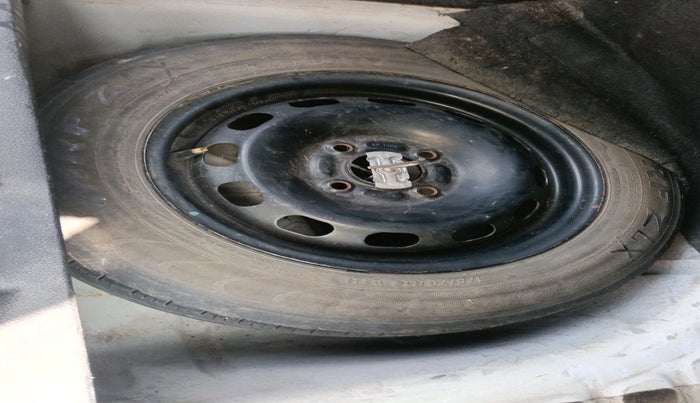 2014 Ford Figo TITANIUM 1.4 DIESEL, Diesel, Manual, 1,04,238 km, tyre