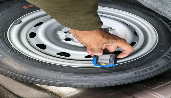 2017 Tata Tiago XM PETROL, Petrol, Manual, 61,512 km, tyre