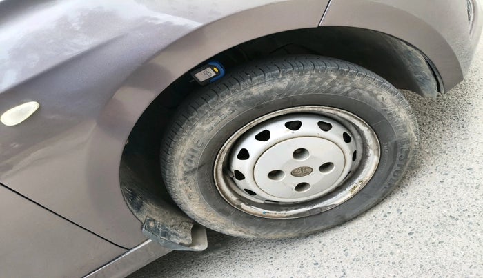 2017 Tata Tiago XM PETROL, Petrol, Manual, 61,512 km, tyre